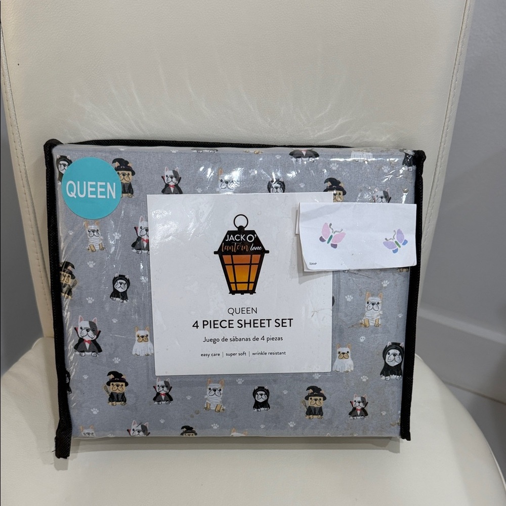 Jack O'Lantern Lane Halloween Gray/Black/White "Dogs in Costumes QUEEN Sheet Set